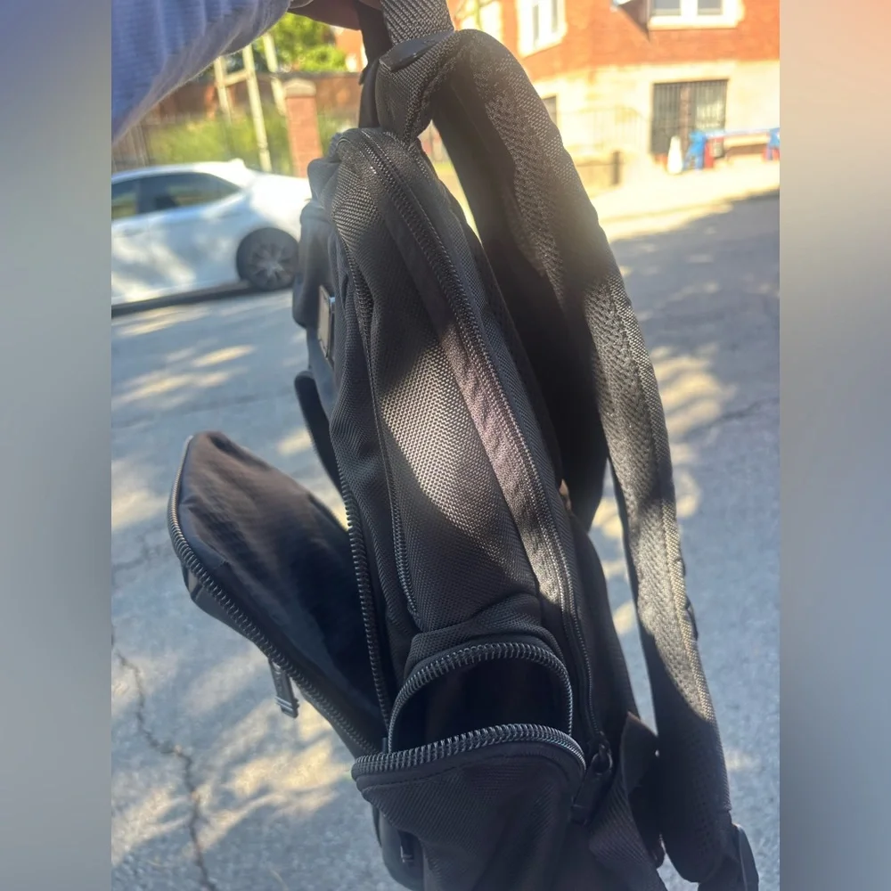 Tumi Black Leather backpack (Alpha Bravo) - Picture 5 of 5